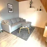 Appartamento Apartment, Parkplatz, 2 Balkone, Wi-fi, Tv *